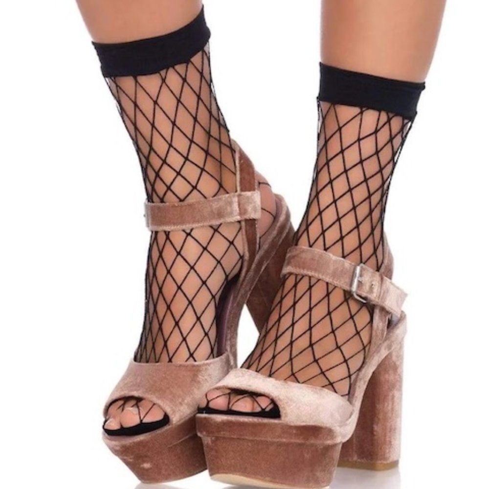Black Fence Net Ankle Socks